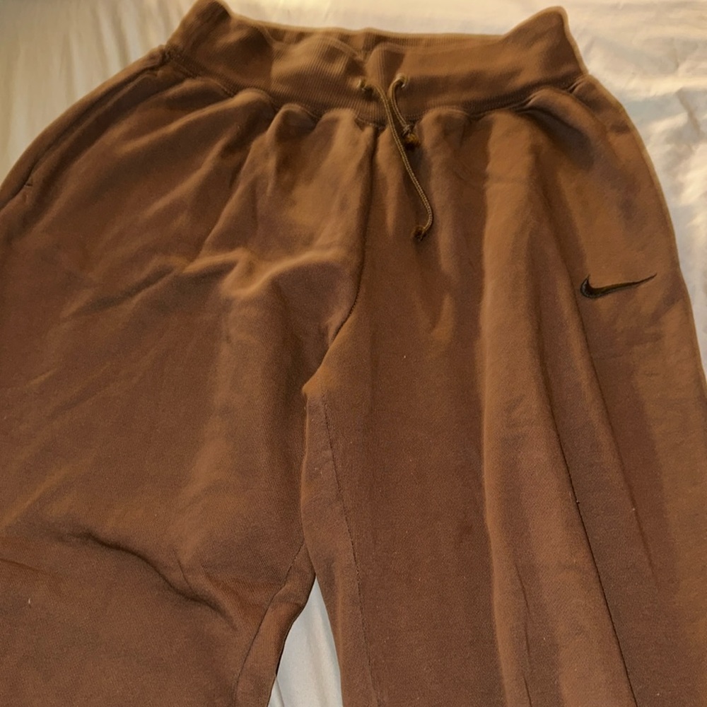 Brown Nike sweatpants